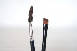 brosse et pinceau pour sourcil