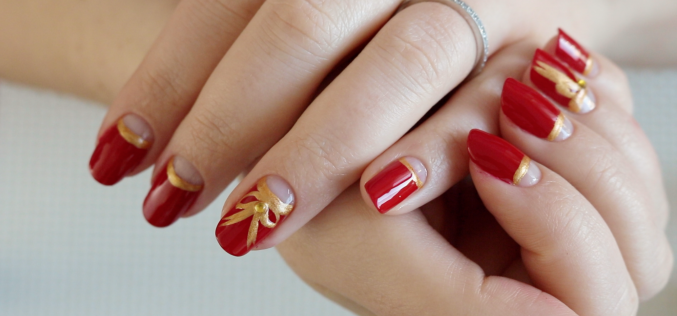 NAIL ART – Manucure Rouge et Or pour Noël | Lunula Christmas nail art